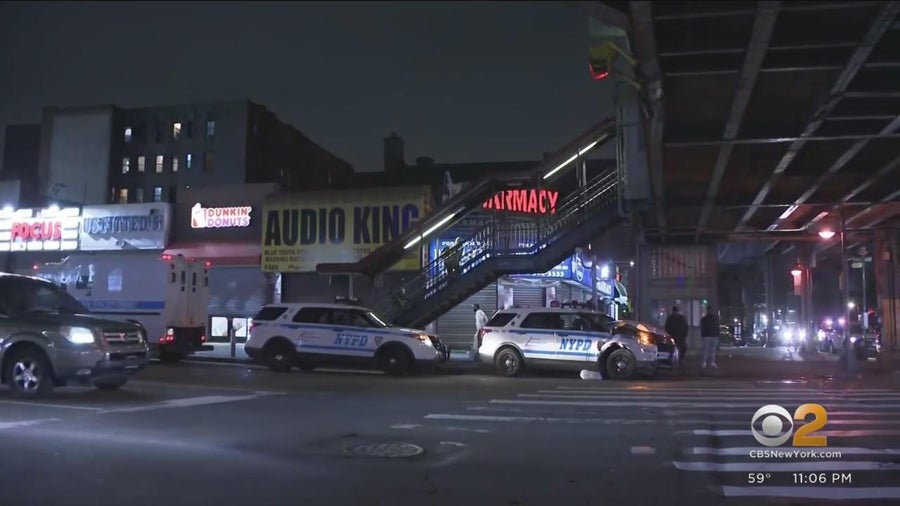 2 officers injured in crash in the Bronx - CBS New York