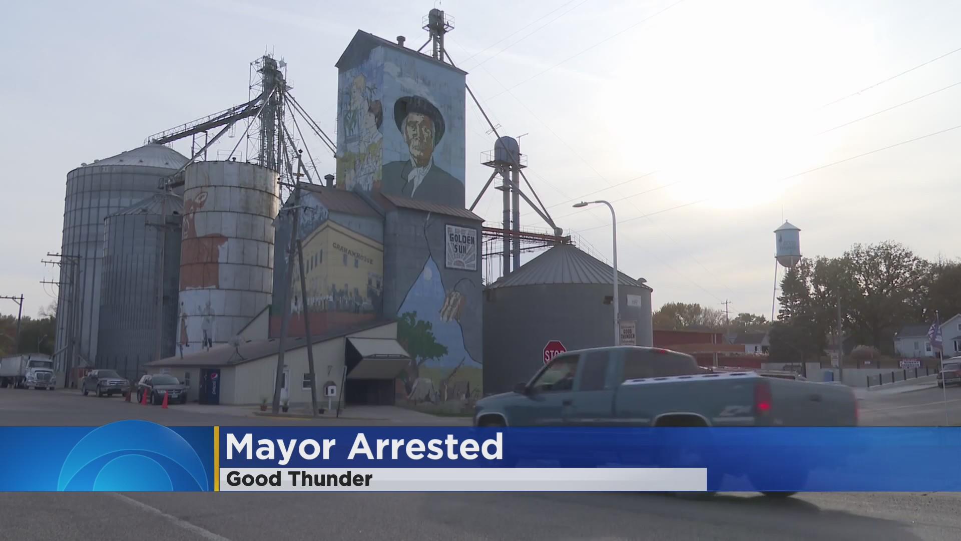 Man critically injured in south Minneapolis shooting Friday night - CBS ...
