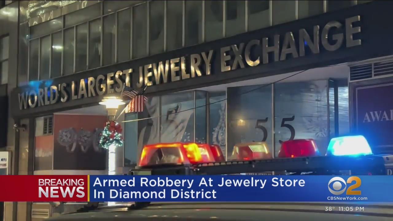 NYPD searching for suspects following armed robbery in Diamond District ...