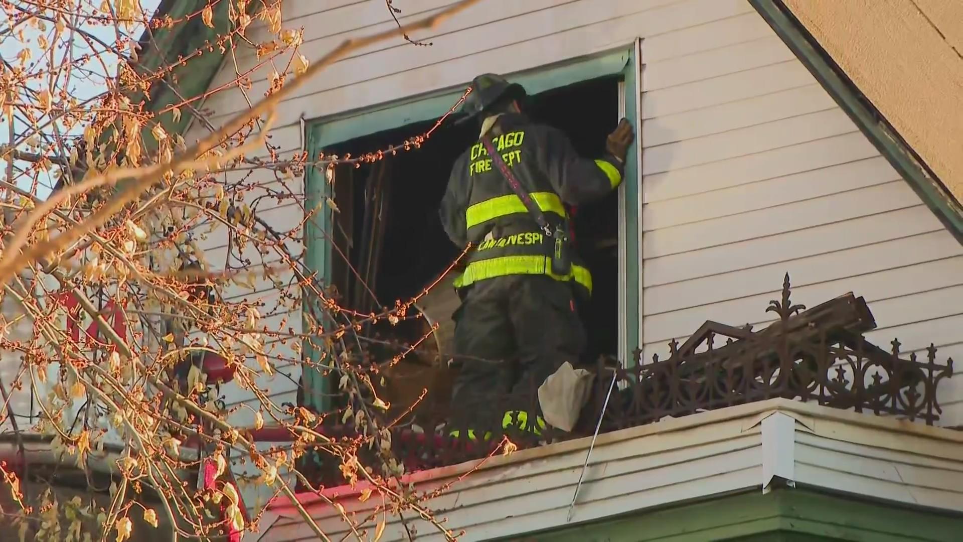 Man dead, firefighter injured in house fire - CBS Chicago