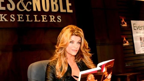 Kirstie Alley, "Cheers" actress, dies at age 71 - CBS News