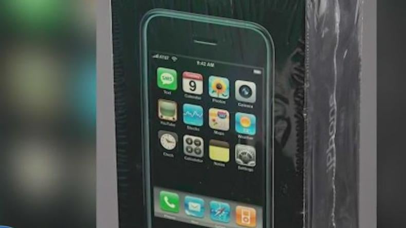 人気を誇る Box 128GB SILVER 7 iPhone APPLE - With Box Retail