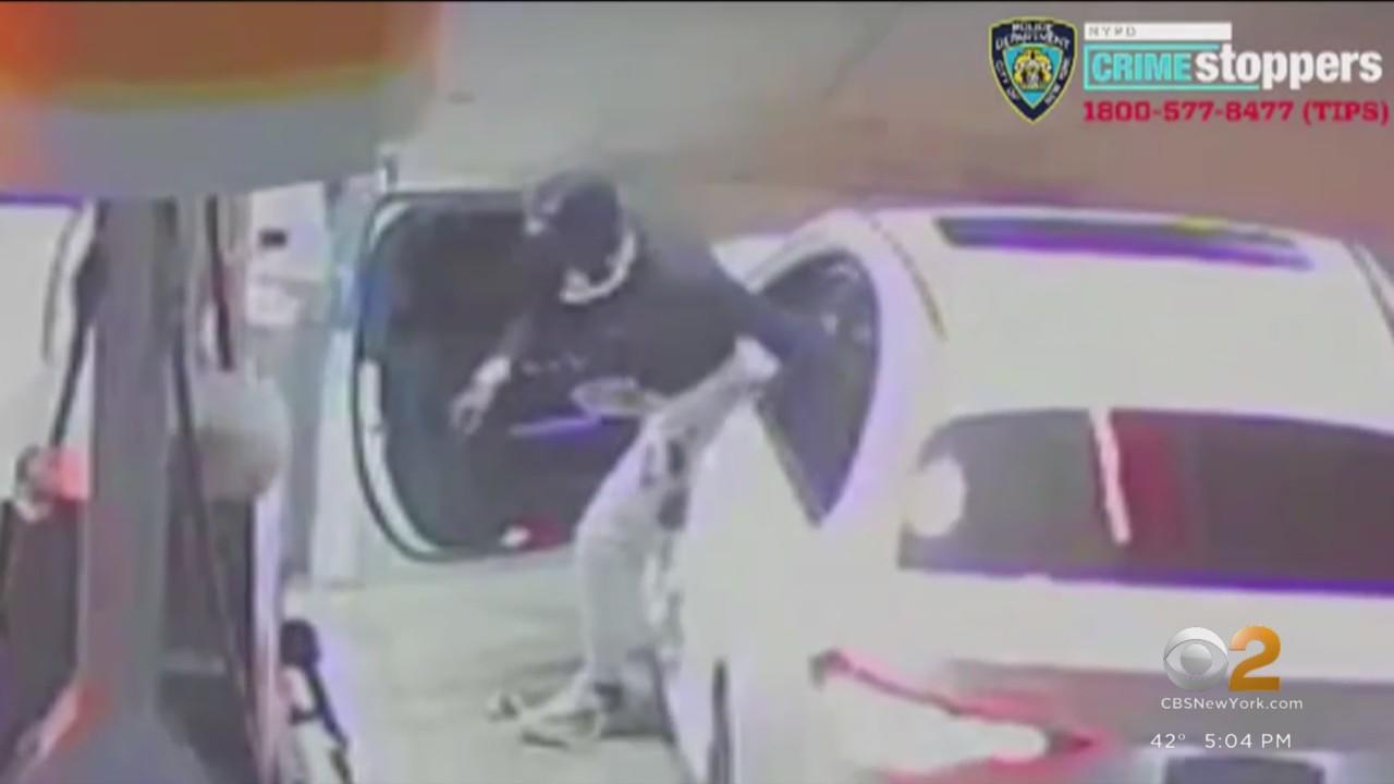 Man shot in head during attempted robbery at Bronx gas station - CBS ...