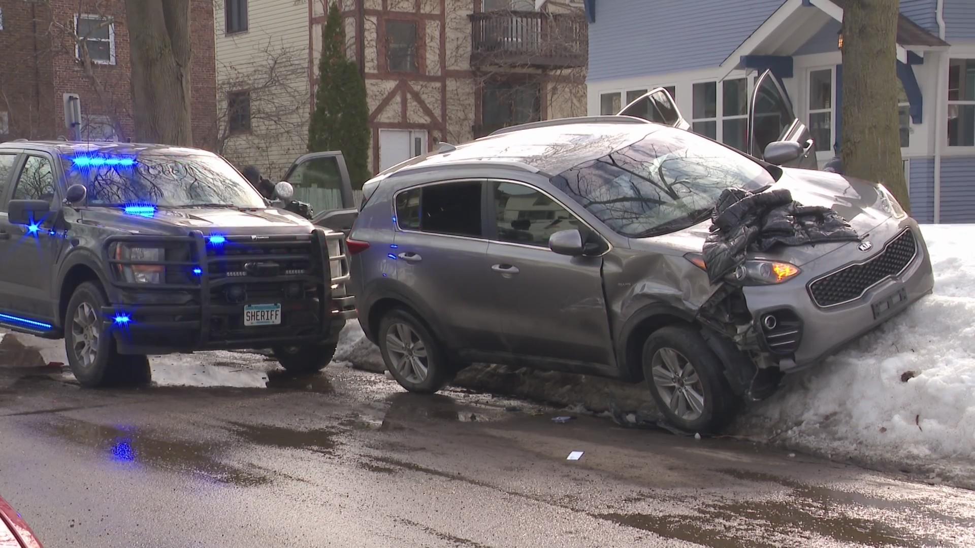 4 teenage boys arrested after police pursuit in Minneapolis - CBS Minnesota