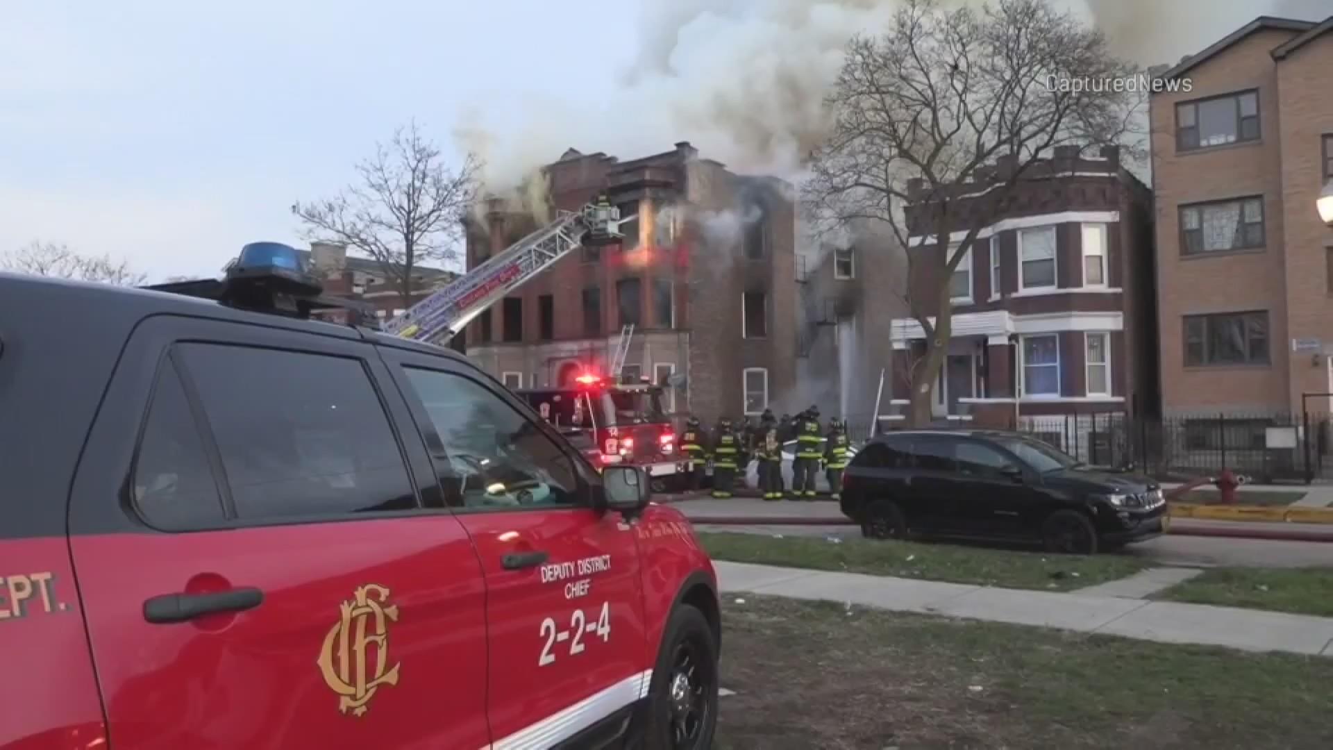 Woman hospitalized after apartment fire on West Side - CBS Chicago