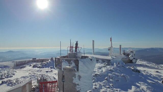 How researchers track weather on top of Mount Washington, home to the ...