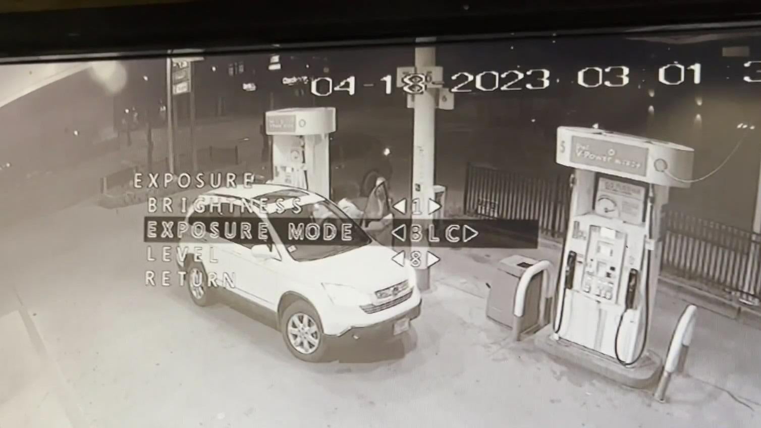 Man beaten, carjacked at gas station on Northwest Side - CBS Chicago