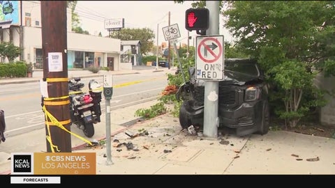 Driver abandons SUV smashed into Silver Lake street light pole - CBS ...