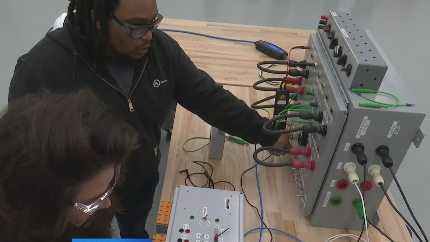 Cbs Test Lab Northbrook lab helps turn to green tech by testing EV batteries - CBS ...
