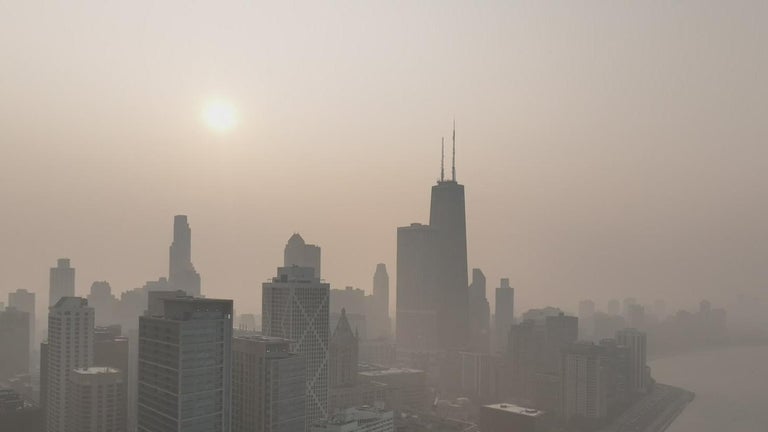 Chicago s air quality is the worst recorded in a decade CBS Chicago