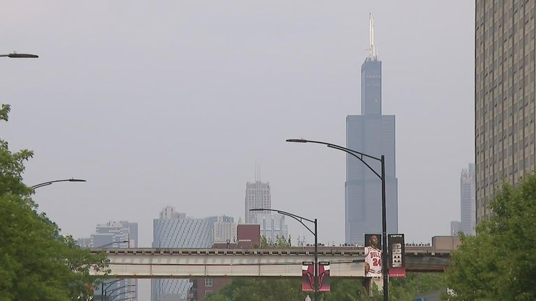 Unhealthy air quality reported in Chicago area due to wildfire smoke ...