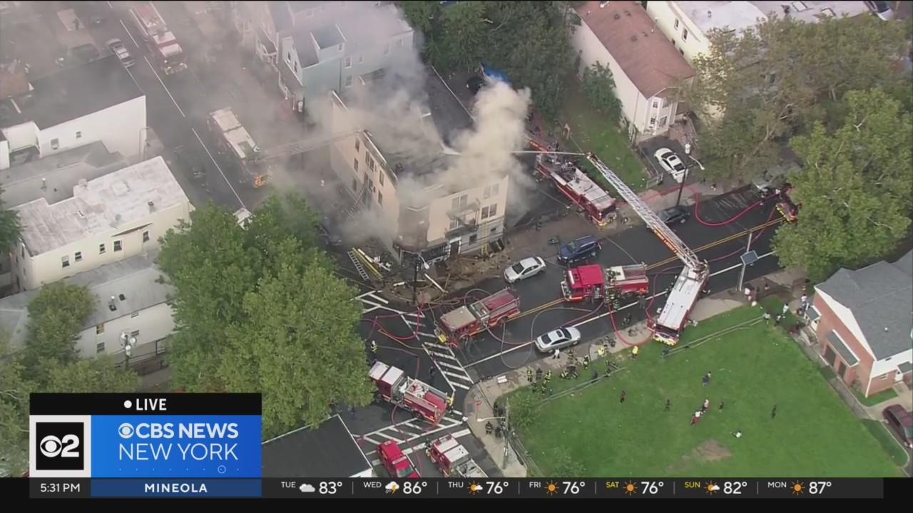 Crews battle 2-alarm fire at Newark apartment building - CBS New York
