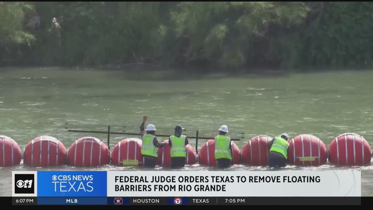 Judge orders Texas to remove border buoys from Rio Grande - CBS Texas