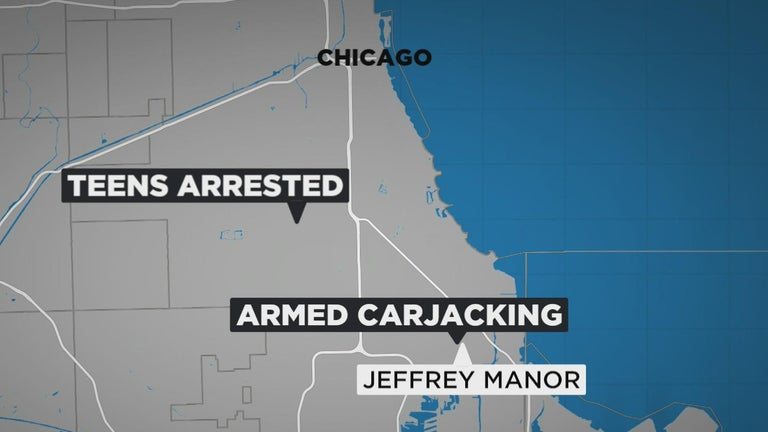 4 teens charged with armed carjacking in Jeffrey Manor - CBS Chicago