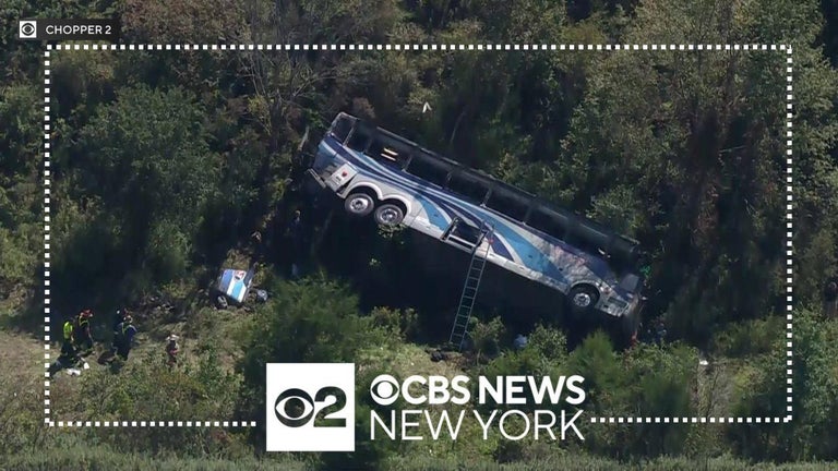 Bus carrying Farmingdale High School band crashes in New York's Orange ...