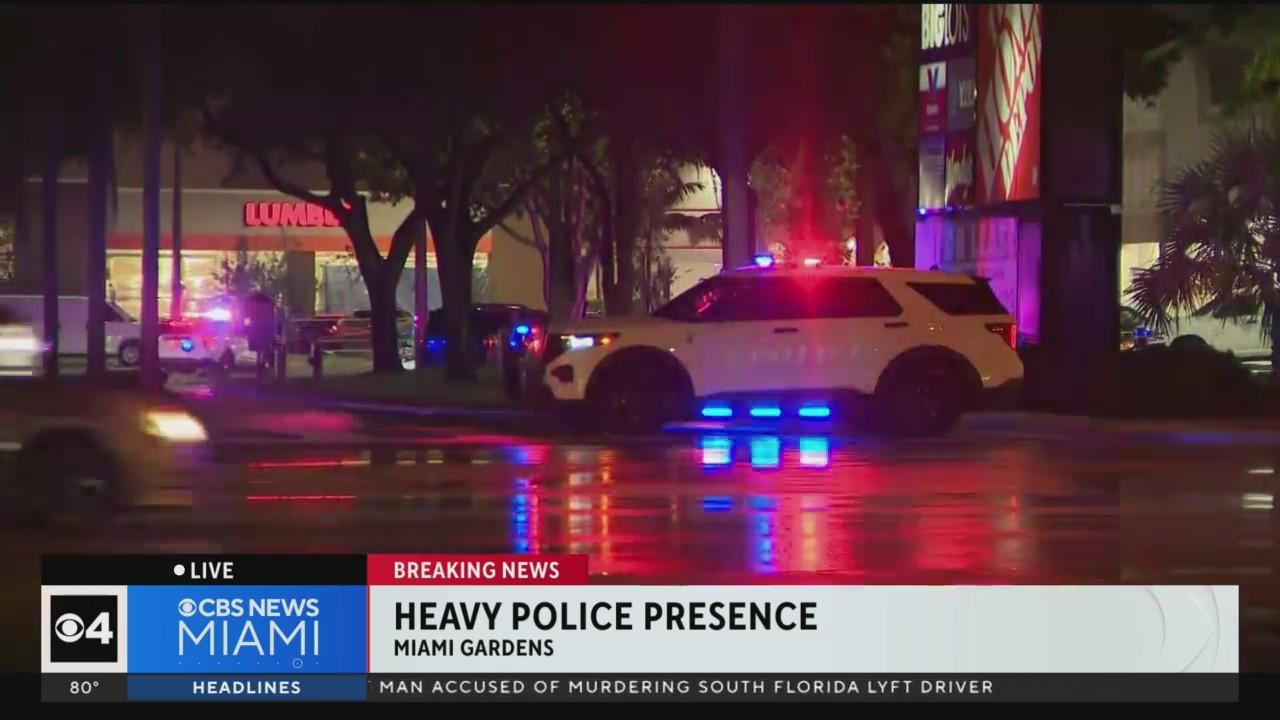 Man, woman killed in murder-suicide at Miami Gardens shopping plaza ...