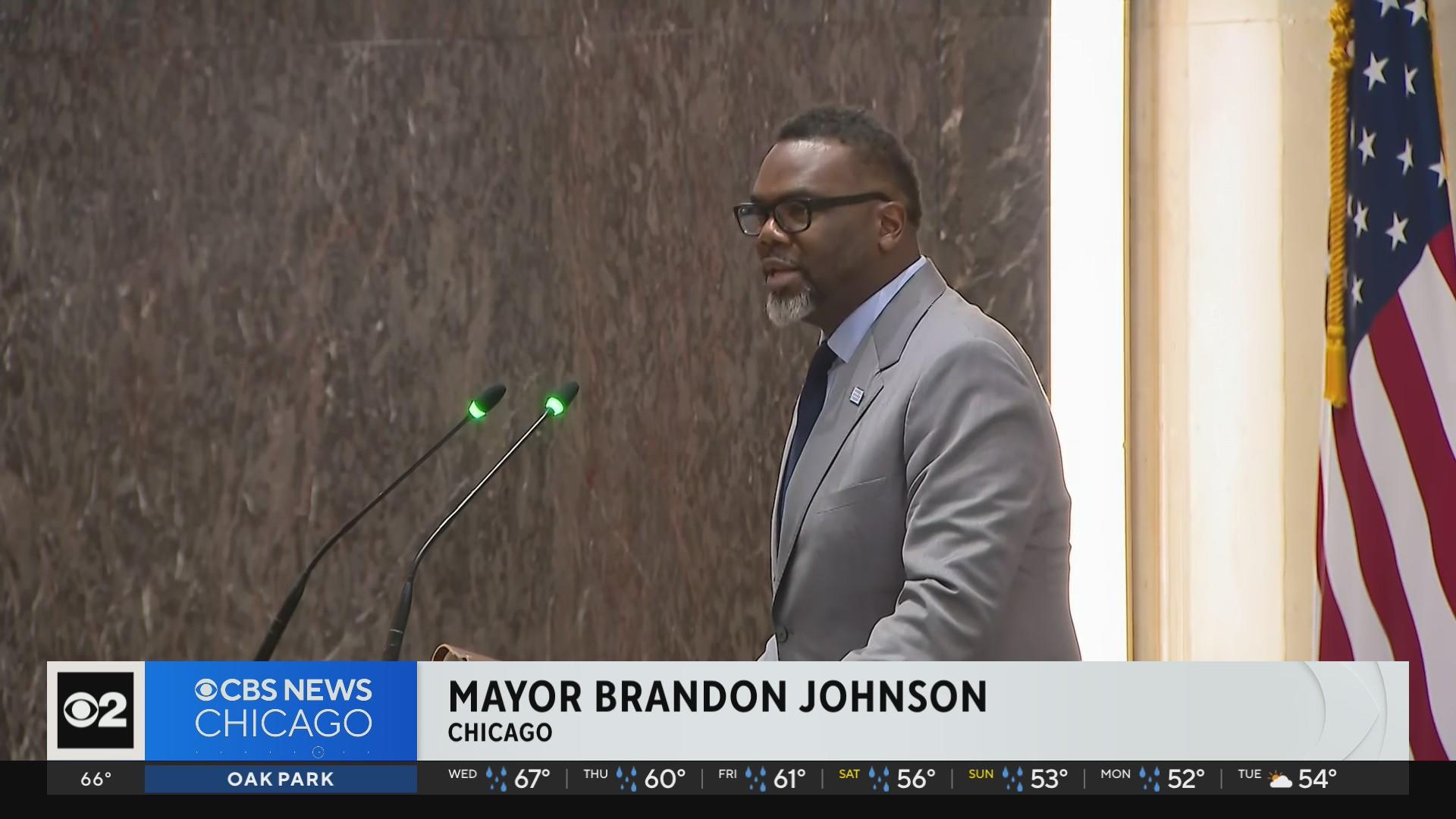 Mayor Brandon Johnson presents budget plan without tax hikes or layoffs ...