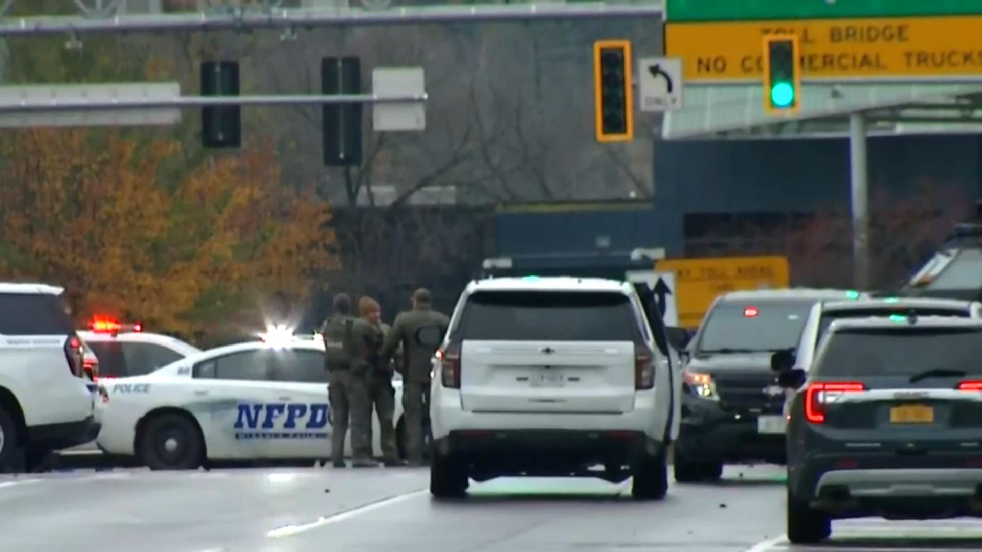 Witnesses describe vehicle explosion at U.S.-Canada border: 
