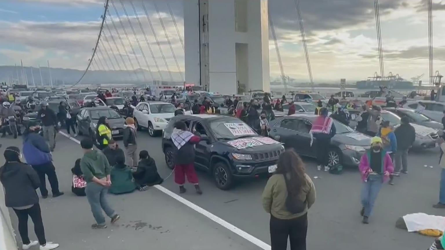Prosecutors begin charging 80 protesters who blocked Bay Bridge while ...