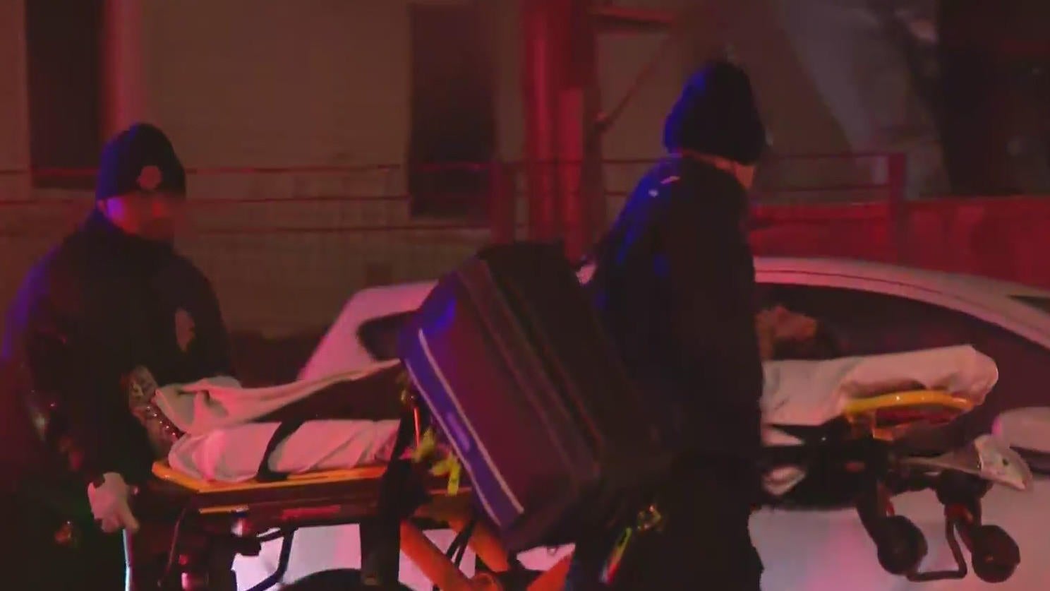 Woman in hospital after fire in houses on Chicago's South Side - CBS ...