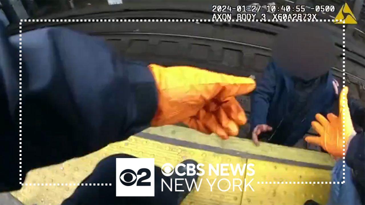 Caught on video: NYPD officers rescue man from subway tracks - CBS New York