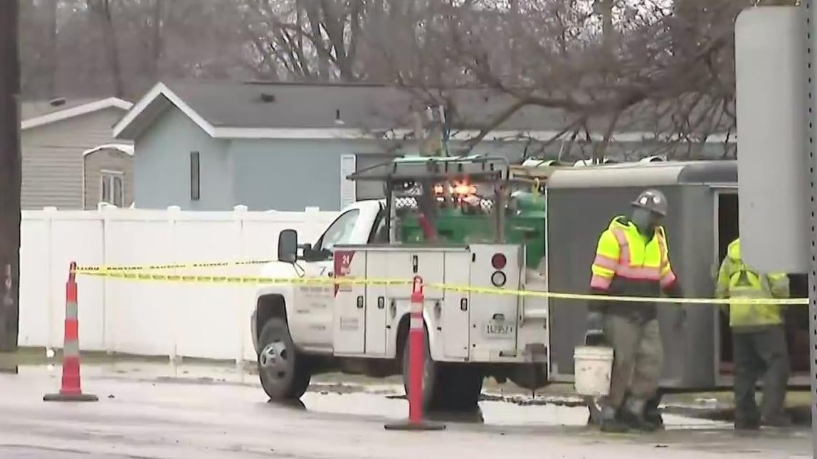 Dixmoor Water Main Breaks Continue - CBS Chicago