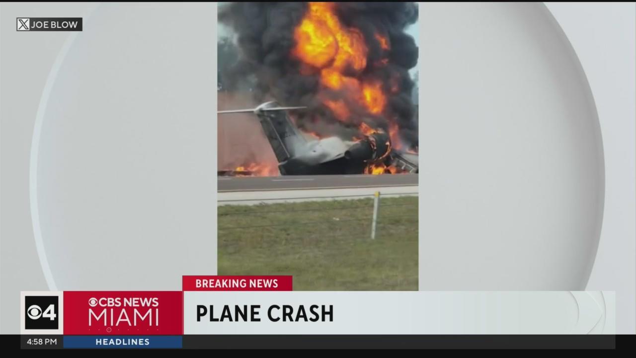 2 dead after plane crashes onto highway near Naples, Florida, and