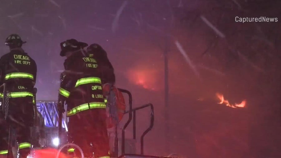 Fire rips through home in South Chicago neighborhood - CBS Chicago