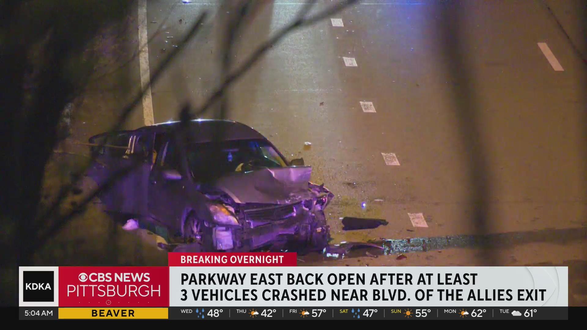At least three vehicles involved in late-night crash on Parkway East ...