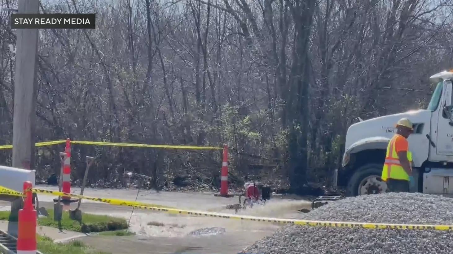 Two water main breaks in Dixmoor repaired - CBS Chicago