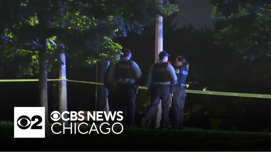 Two men fatally shot in soccer field on Chicago's Southwest Side - CBS ...