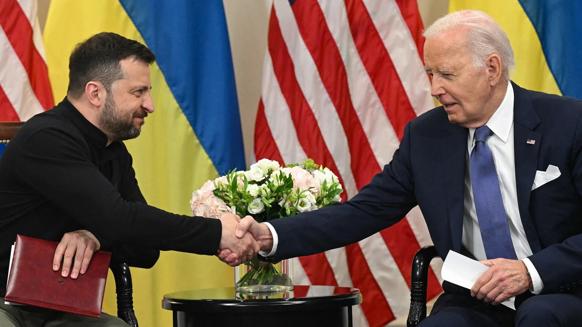 Apologizes After Guest Forced Ukraine Budni Who was asked to remove the Ukrainian pin?