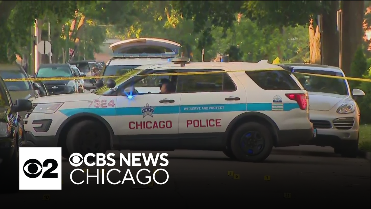 4 hurt, 1 critically in mass shooting on Chicago's South Side - CBS Chicago
