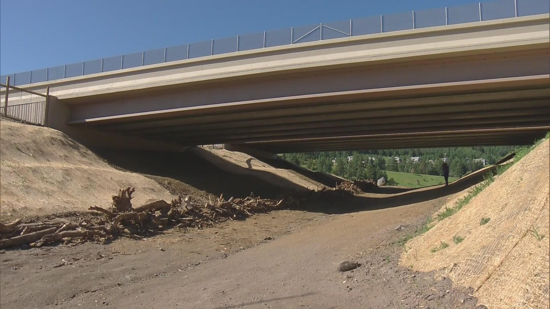 激レア　access　the　scene  of　crossbridge Railroad exit gates timed properly north of Vero Beach?