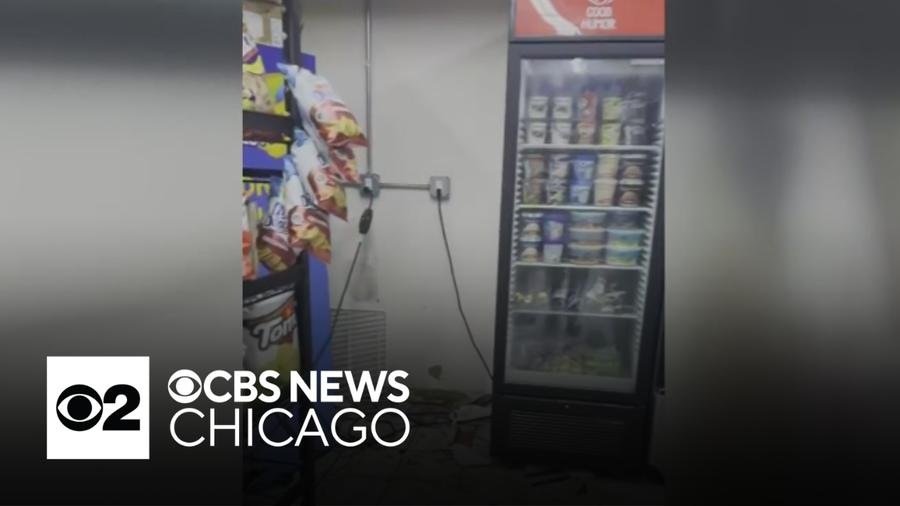 Chicago police seek suspects in 3 South Side business burglaries - CBS ...