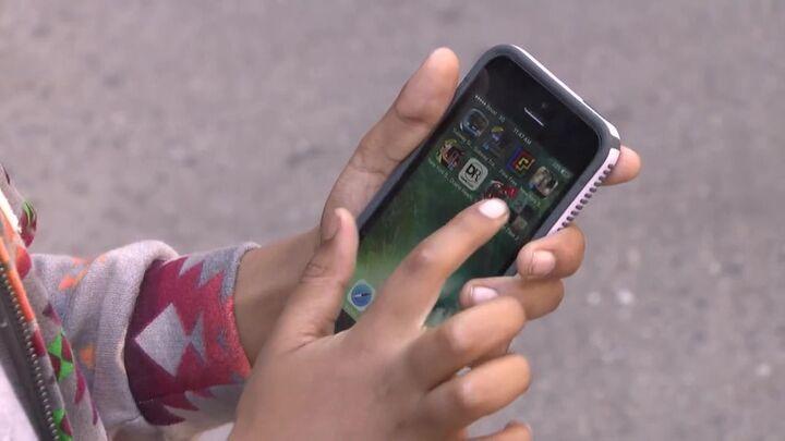 New York's school cellphone ban creates anxiety for some. Why experts ...