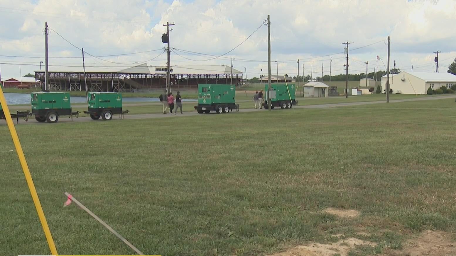 Setup begins for Donald Trump rally in Butler County - CBS Pittsburgh
