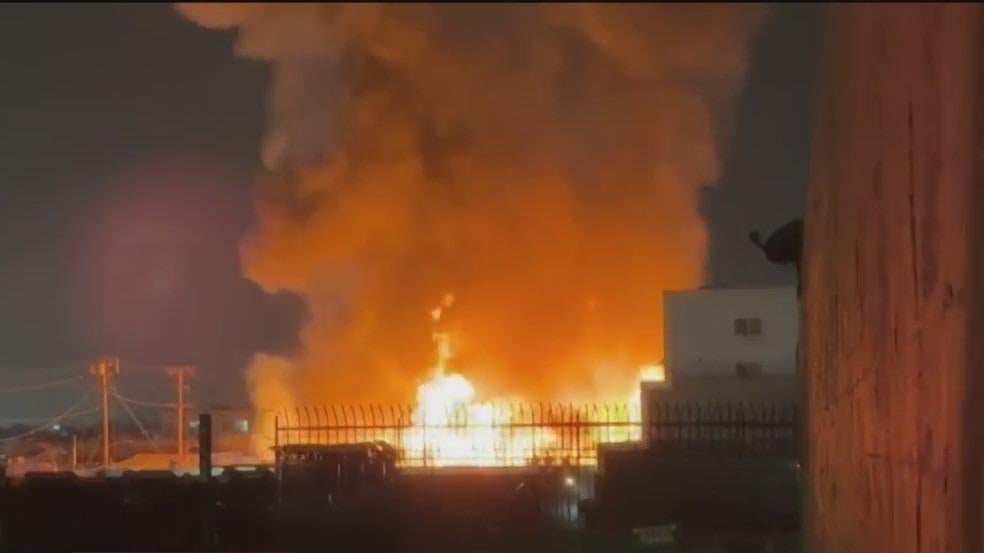 Trash fire downtown Los Angeles spreads to 5 commercial buildings - CBS ...