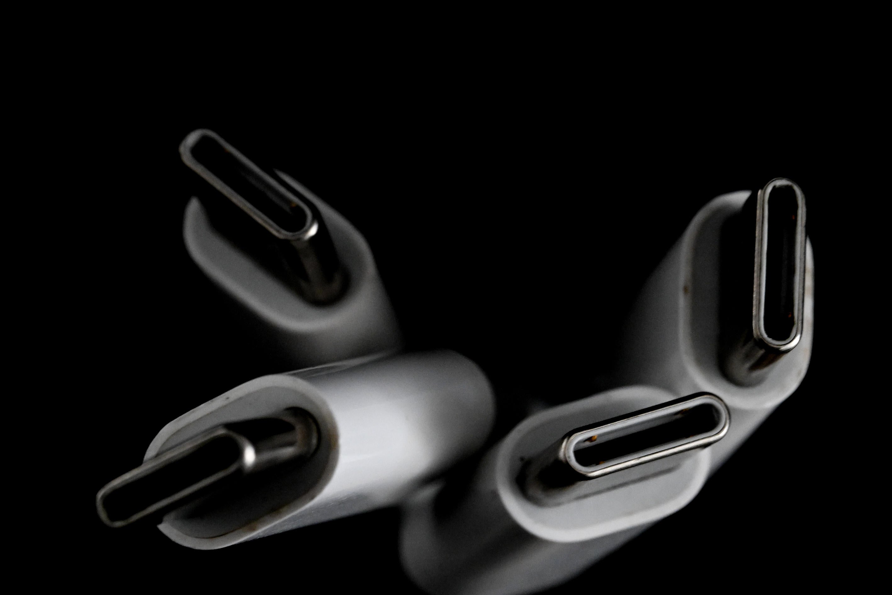 Apple and USB-C charge cable 