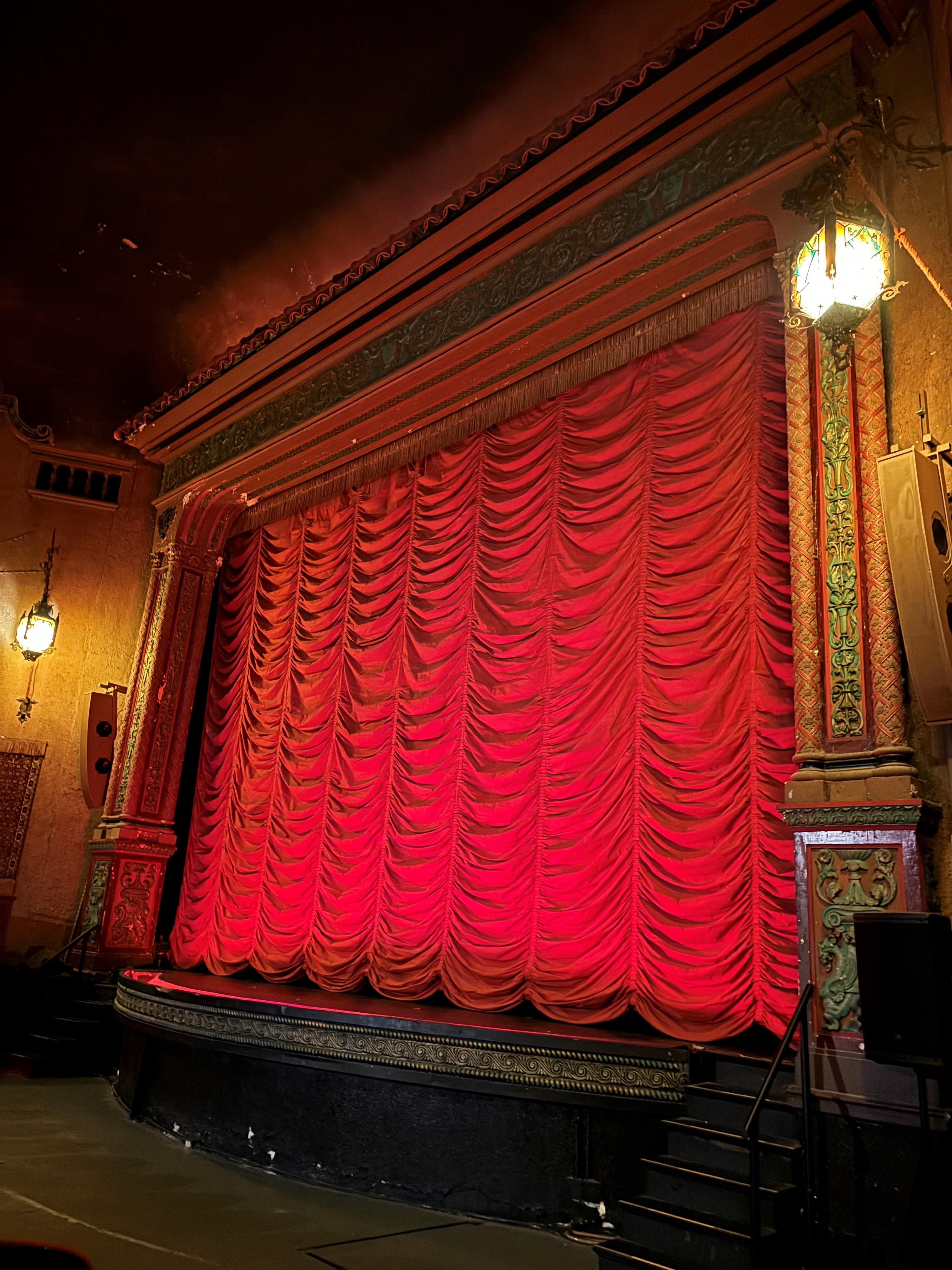 Music Box Theatre screen.jpg 