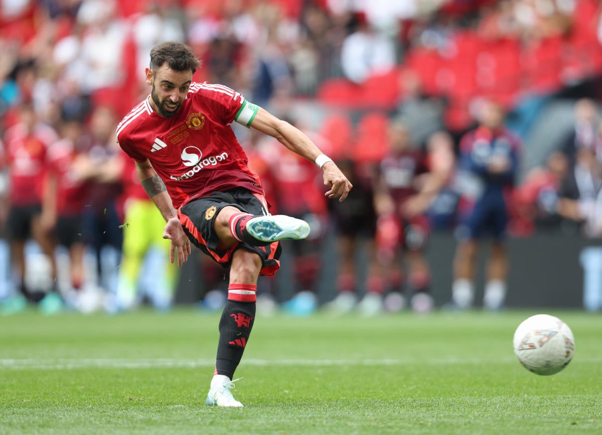 Premier League soccer is back! Here's how to watch today's game, 2024-5 season info, more 2 gettyimages-2165791325-1.jpg