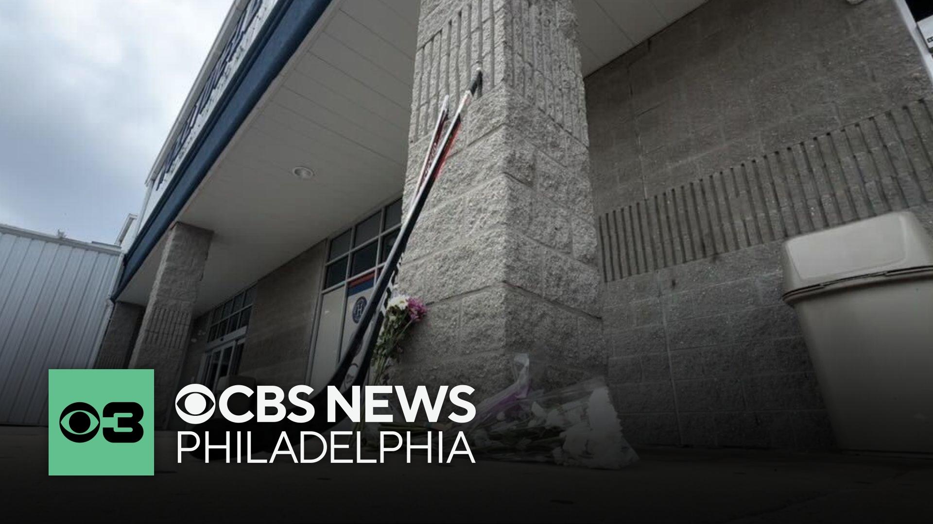 絵画 the men killed two people. Rashid Johnson | Two Standing Broken Men, 2019 | Art Basel