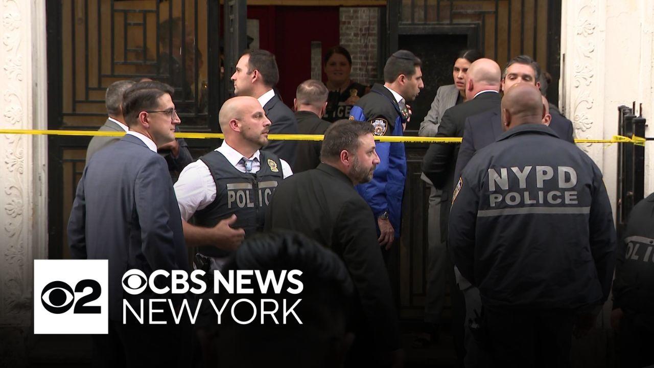 Police shooting in Brooklyn leaves man sought in 3 homicides dead - CBS ...