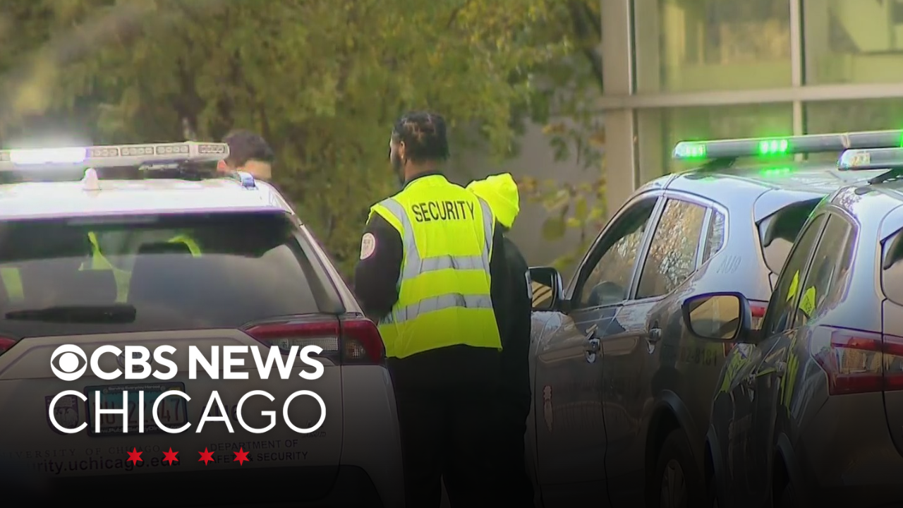 2 University of Chicago students robbed at gunpoint on campus - CBS Chicago