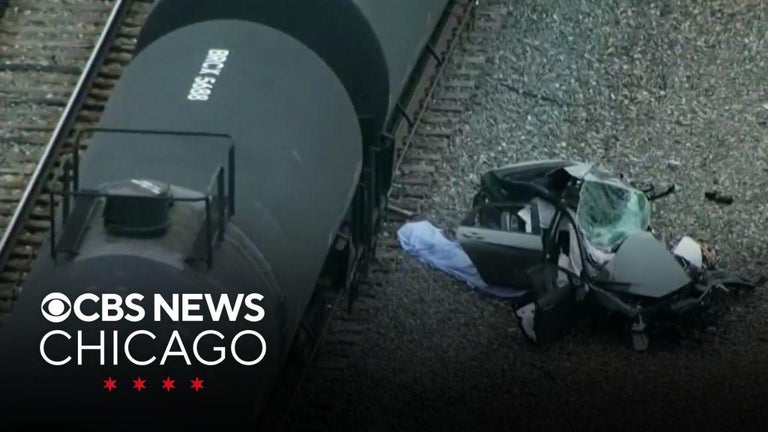 3 people killed after car is hit by freight train in south Chicago ...