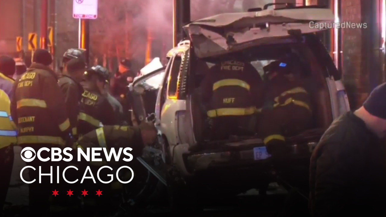4 hurt in crash near Salt Shed venue in Chicago's West Town - CBS Chicago