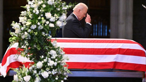 All 5 living presidents attend Jimmy Carter's funeral - CBS News