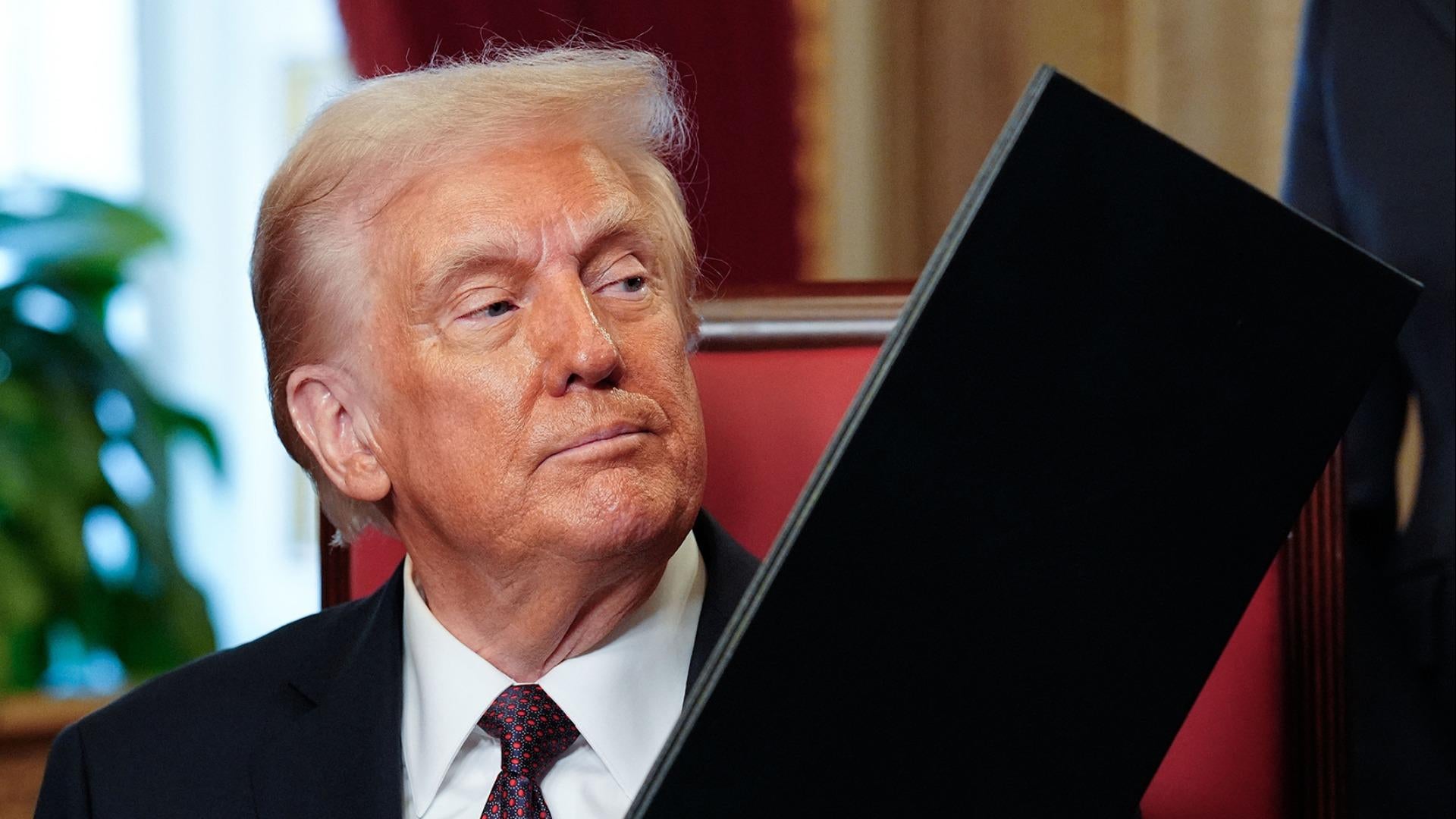 Trump calls National Cathedral "nasty in tone" after her sermon(02)