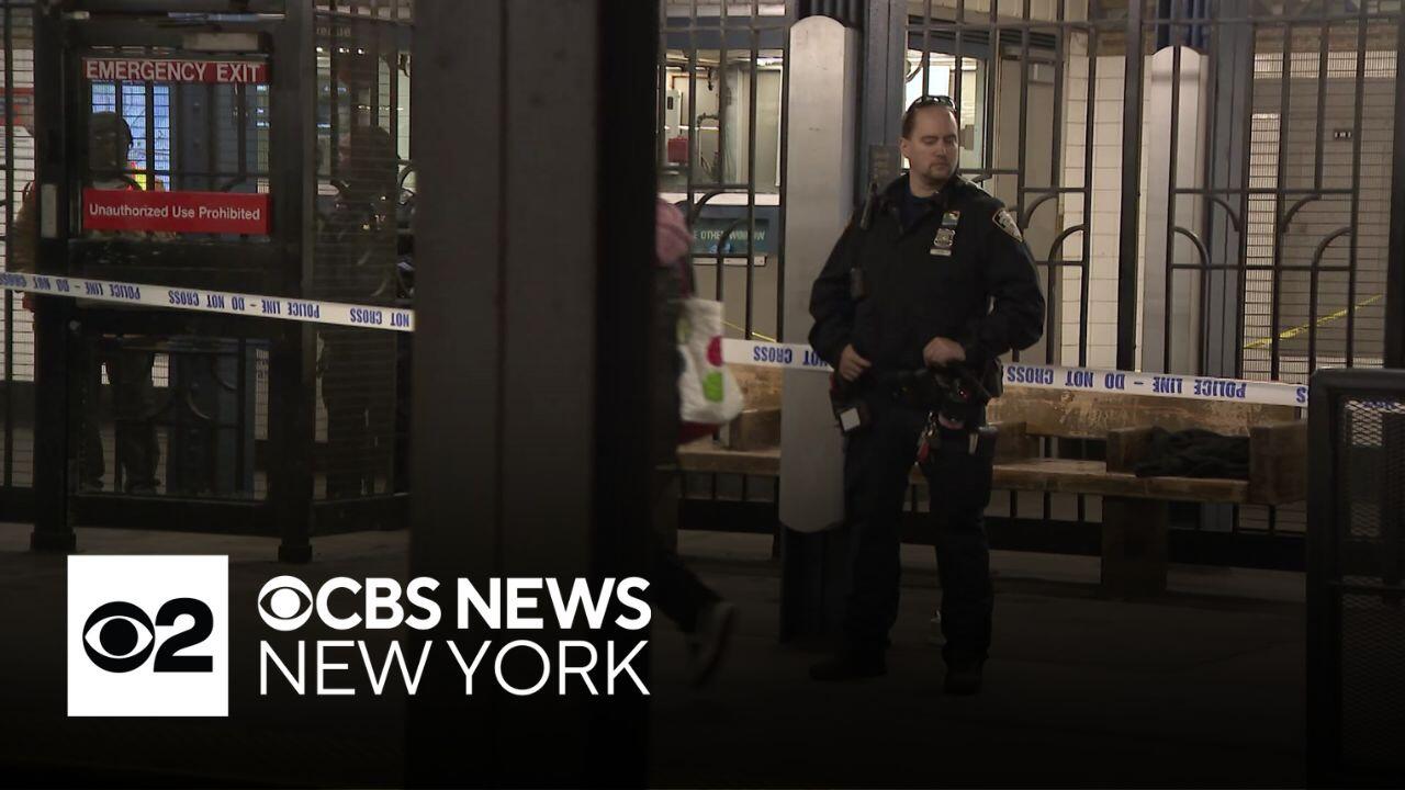 Man stabbed, bitten in fight over seat on NYC subway, police say - CBS ...