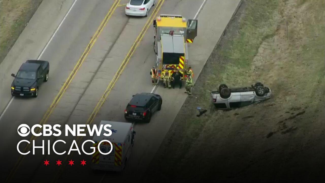 5 injured in rollover crash in Kane County, Illinois - CBS Chicago